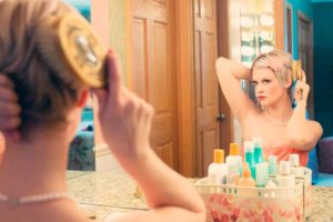 Prevent hair loss: How to check comb or brush for hair loss and thinning - Hairborist