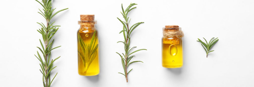 Pour un soin ciblé, utilisez une huile cheveux secs bio additionnée à un complexe d’huiles essentielles.