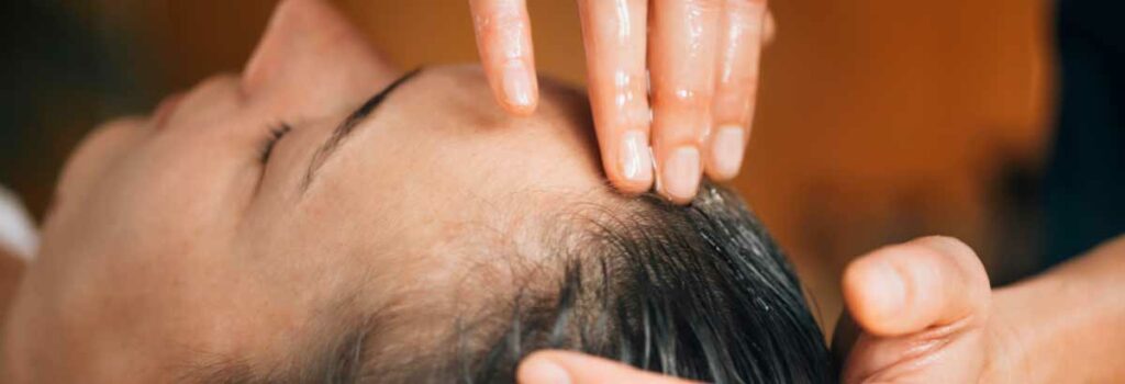 Huile naturelle pour cheveux : le meilleur soin en salon de coiffure